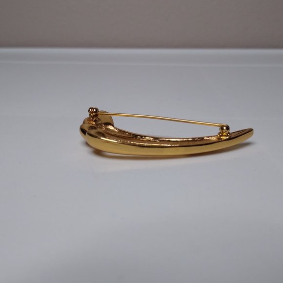 Vintage Monet Decorative Metal Brooch - Picture 13 of 15